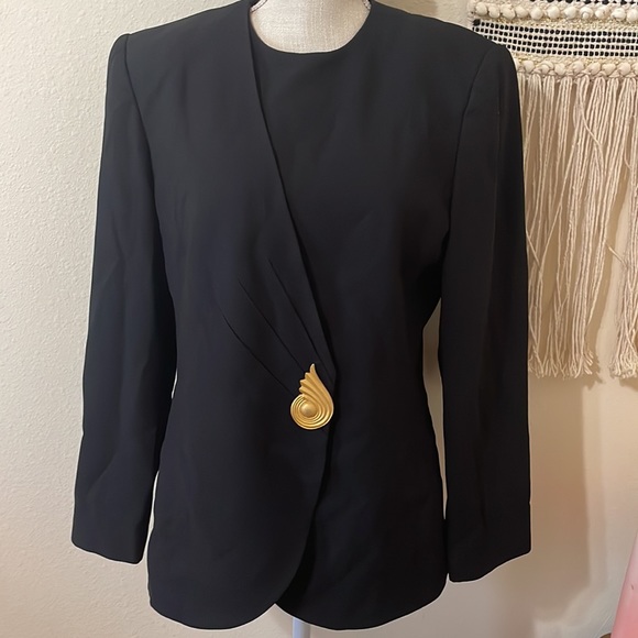 Vintage Kasper Blazer/ Black with Gold Hardware/ Size 8 - Picture 2 of 9